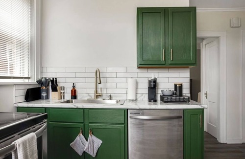 St. Louis Apartment | Central Apt Close to STL Attractions