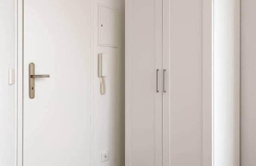 Lebenstedt Apartment | Central, bright 2-room apartment with modern flair