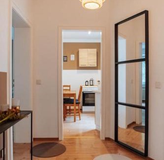 Bergeborbeck Apartment | Central-Living brown - Wifi - Netflix - 5 Pers