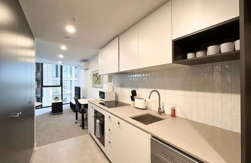 Lyons Apartment | Central located 1Bedroom Apartment in Woden ACT