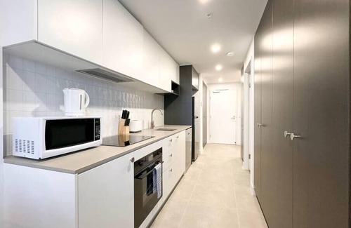 Lyons Apartment | Central located 1Bedroom Apartment in Woden ACT
