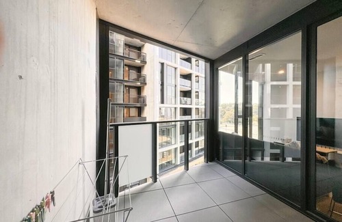 Lyons Apartment | Central located 1Bedroom Apartment in Woden ACT