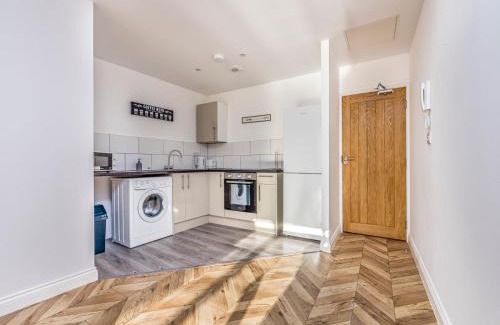 Portsmouth City Centre Apartment | Central Modern Studio Apartment
