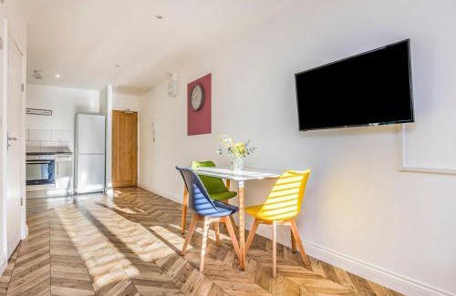 Portsmouth City Centre Apartment | Central Modern Studio Apartment