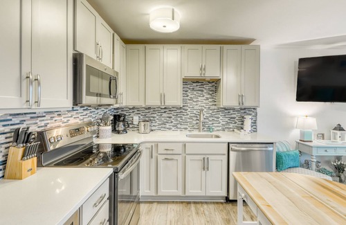 Isle of Palms Villa | Central, modern villa w/ beautiful ocean views & community pool and grills