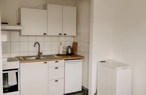 Frohnhausen Apartment | Central, quiet, close to trade fair/university hospital! MA3L