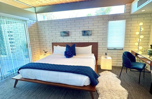 Central Scottsdale House | Central Scottsdale Modern Midcentury Frank Lloyd Wright Inspired with Pool