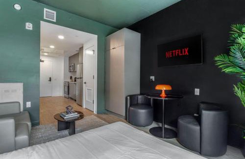 Historic Ybor Apartment | Central Ybor Studio Free Parking Mins to DT