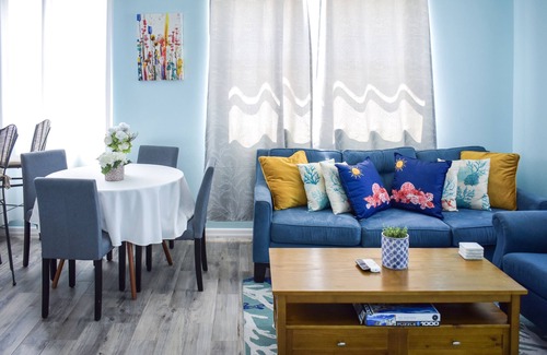 Marsh Harbour Apartment | Centrally located & a few minutes the Marsh Harbour Airport is the "Hibiscus"!