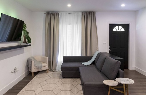 West Little River House | Centrally Located - Family Friendly