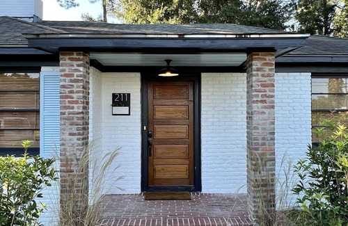 Valdosta House | Centrally located fully renovated home, walkable to VSU & SGMC.