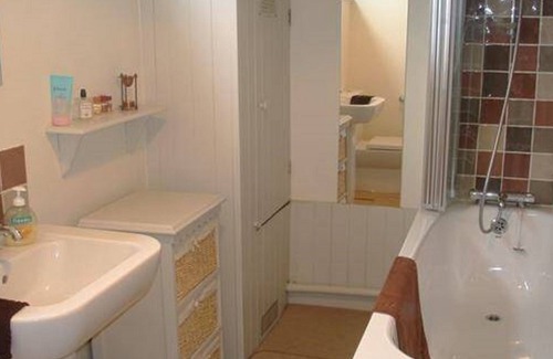 Gattonside Apartment | Centrally Located Little Flat, Full Of Character InThe Border Town Of Melrose.