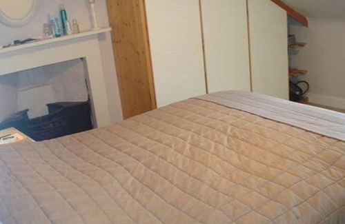 Gattonside Apartment | Centrally Located Little Flat, Full Of Character InThe Border Town Of Melrose.