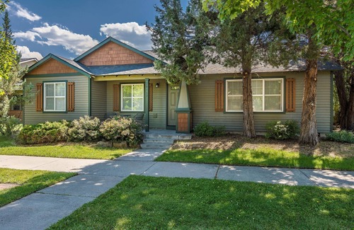 Old Farm District House | Centrally Located OneLevel Pet ok Home w/Fireplace