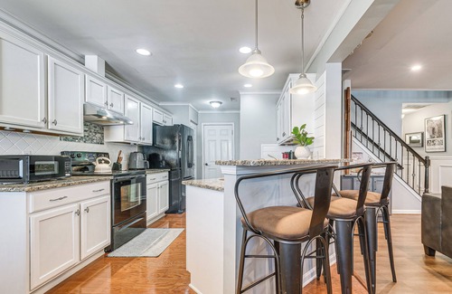 Southeast Raleigh House | Centrally Located Raleigh Townhome w/Pool Access