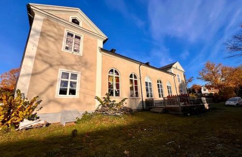 Smedjebacken Apartment | Centrally-located Unique Private apartment with 3 floors