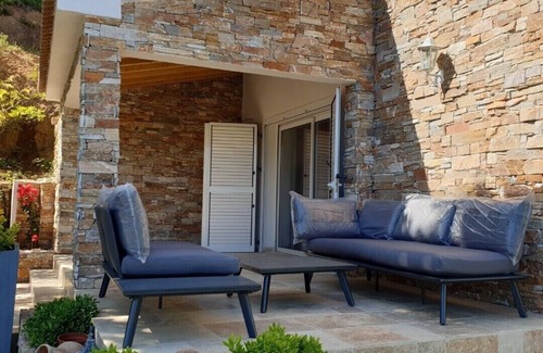 Cervione Apartment | CERVIONE, ground floor villa for 2 people - Heated swimming pool