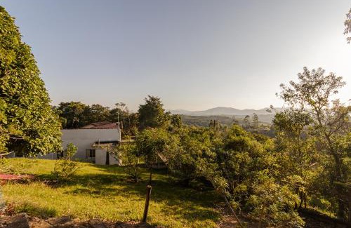 Igarata House | Chacara otima localizacao, piscina e churrasqueira