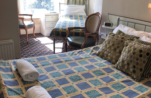 Sandown Hotel | Chad Hill Hotel