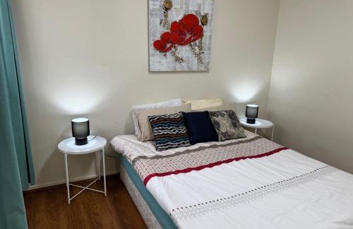 Huntingdale House | Chadstone Holiday E4 Villa