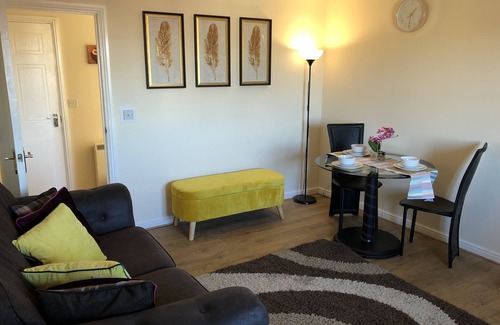 West Thurrock Apartment | Chafford Fairview - Stylish cosy apartment