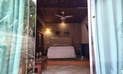 Penedo Cabin | Chalé 08 com hidro no coração de Penedo