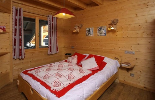 Fontcouverte-la-Toussuire Ski Chalet | Chalet, 200m from resort center, fitness, swimming pool, sauna, terrace, balcony, parking, tv