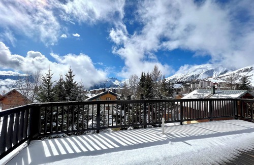 La Toussuire Ski Chalet | Chalet La Toussuire close to the slopes 12 people