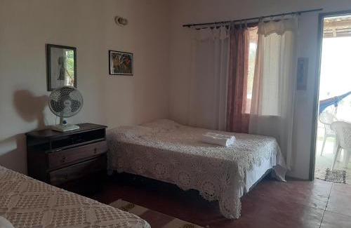 Pacatuba House | CHALE PERTO DA PRAIA COM DUAS SUITES E VARANDAO