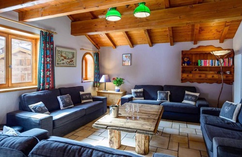 Le Lavachet Ski Chalet | Chalet, 200m from resort center, fitness, sauna, balcony, fireplace or stove, tv, 260m², Tignes