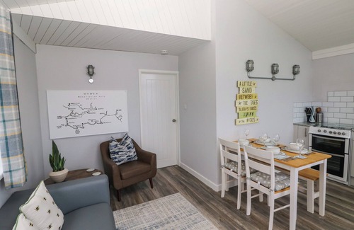 Horton Cottage | CHALET 22, family friendly, country holiday cottage in Port Eynon