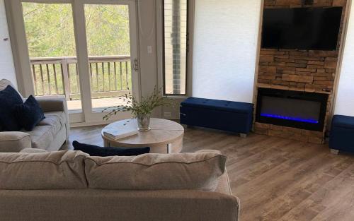 Big Canoe Ski Chalet | Chalet 40 - Sip Coffee on the Wraparound Deck with Treetop Views