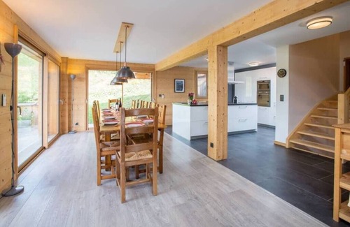 Les Gets Ski Chalet | Chalet Abracadabra, les Gets. 4 bedrooms sleeps 11