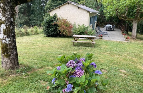 Sadroc House | Chalet 'Brive' with Private Terrace, Private Garden and Air Conditioning