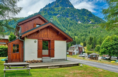 Vallorcine Ski Chalet | Chalet Buet. Chamonix Holidays. comfortable pretty 3 bedrooms Vallorcine