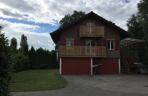 Chevroux Ski Chalet | Chalet by the lake 3 minutes' walk away