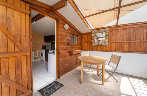Venasque Ski Chalet | Chalet Clos des Fontaines with panoramic views and swimming pool in the heart of Vaucluse
