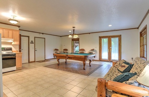 Maggie Valley Cabin | Chalet d'Julia - Spacious Mountain Chalet, 3 BR, 4 BA