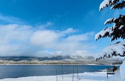Big Bear Lake Ski Chalet | Chalet Des Ours -comfortable And Spacious Home With Wifi! Close To Everything! 2 Bedroom Chalet