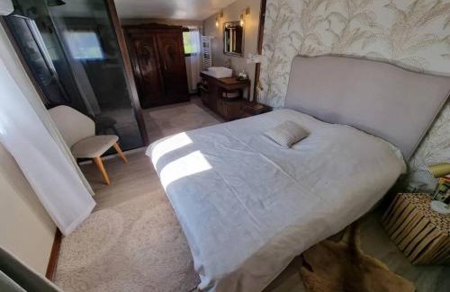 La Plaine des Cafres Ski Chalet | Chalet du Badamier Blanc
