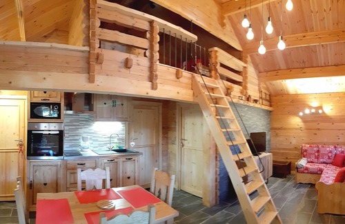 Bluffy Ski Chalet | CHALET L'UBAC, a little corner of paradise between Lake Annecy and its mountains