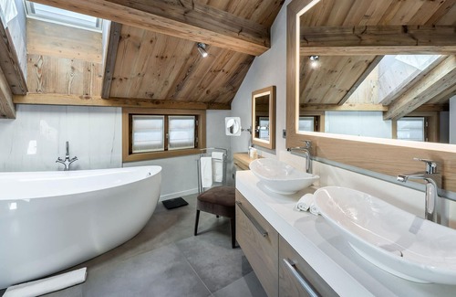 Le Raffort Ski Chalet | Chalet Les Sorbiers - Chalets for 12 People