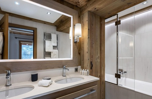 Le Raffort Ski Chalet | Chalet Les Sorbiers - Chalets for 12 People