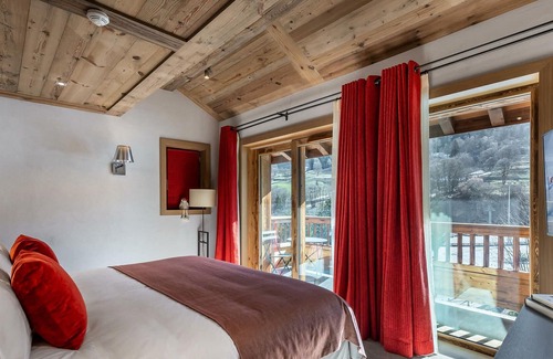 Le Raffort Ski Chalet | Chalet Les Sorbiers - Chalets for 12 People