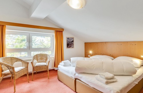 Sankt Anton am Arlberg Cottage | Chalet Martin Room 6 - Chalet Martin