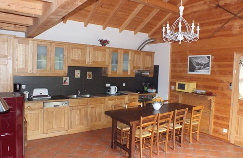 Risoul Ski Chalet | Chalet 'Mélèze Plein Sud À 1174 M' with Mountain View, Private Terrace and Private Garden