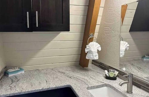 Oak Creek Ski Chalet | Chalet Near Trails & Red Rocks.