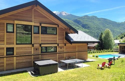 Aime Ski Chalet | Chalet neuf, Jacuzzi, piscine privée mai-sept, pétanque, proche Paradiski