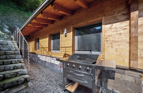 Rifiano House | Chalet 'Rose' with Mountain View, Shared Pool and Wi-Fi