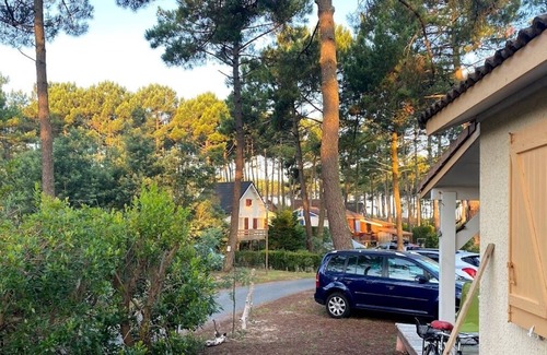 Le Porge Ski Chalet | Chalet Sérénité La Jenny with Shared Pool & Wi-Fi